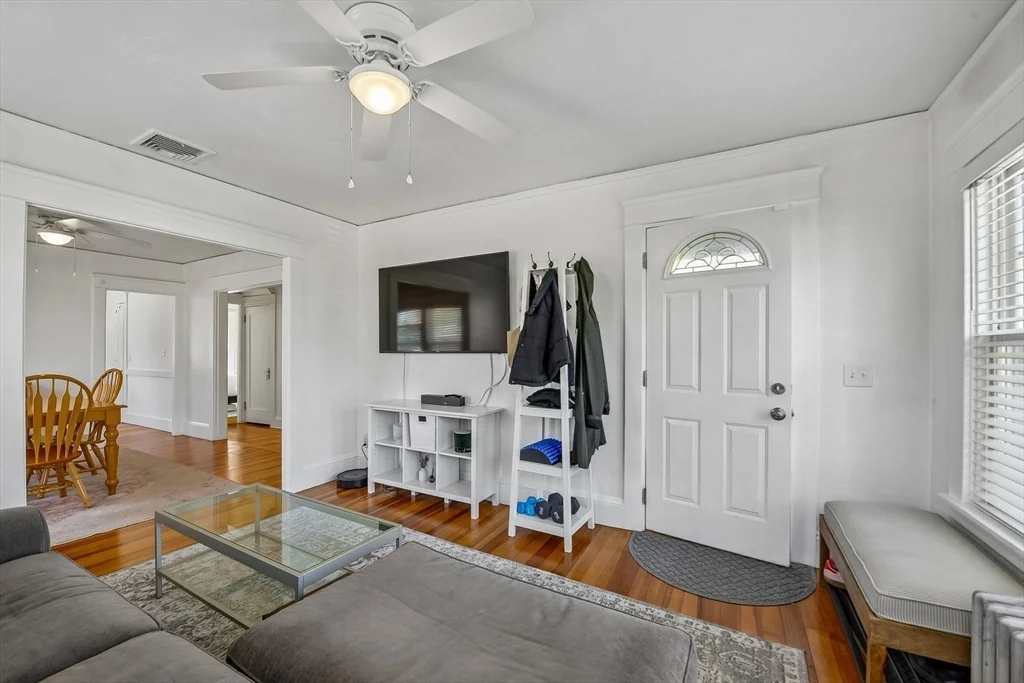2 bed, 1 bath apartment for rent at 117 S Atlantic Ave, Warwick — photo 9 of 23