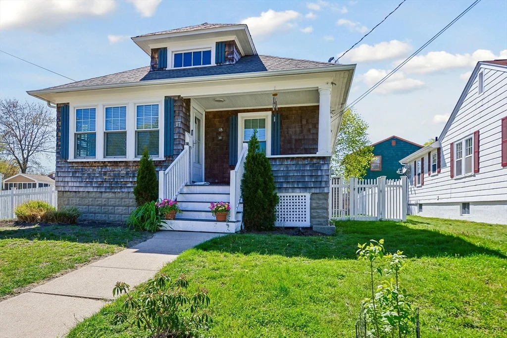 2 bed, 1 bath apartment for rent at 117 S Atlantic Ave, Warwick — photo 1 of 23