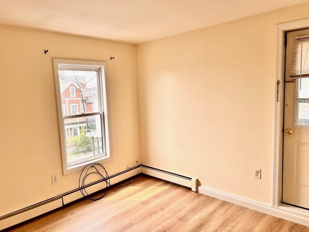 2 bed, 1 bath apartment for rent at 117 Shore Dr Unit 3, Winthrop — photo 12 of 13