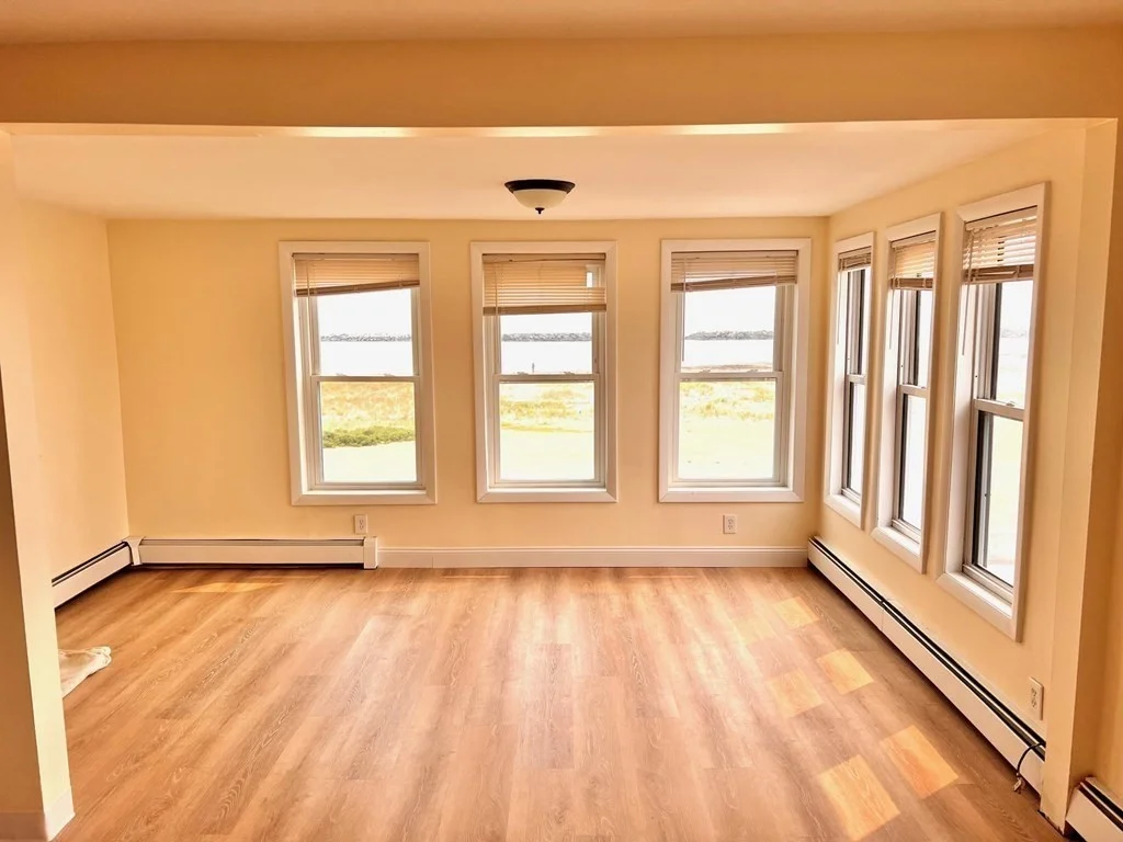 2 bed, 1 bath apartment for rent at 117 Shore Dr Unit 3, Winthrop — photo 4 of 13