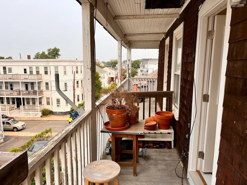 2 bed, 1 bath apartment for rent at 117 Shore Dr Unit 5, Winthrop — photo 14 of 17