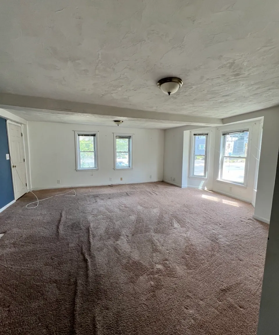 3 bed, 1 bath apartment for rent at 117 South St Unit 1, Banks Square — photo 4 of 10