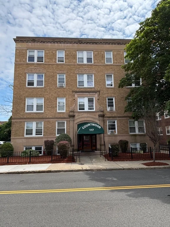 1 bed, 1 bath apartment for rent at 117 Summer St Unit 16, Malden — photo 2 of 3
