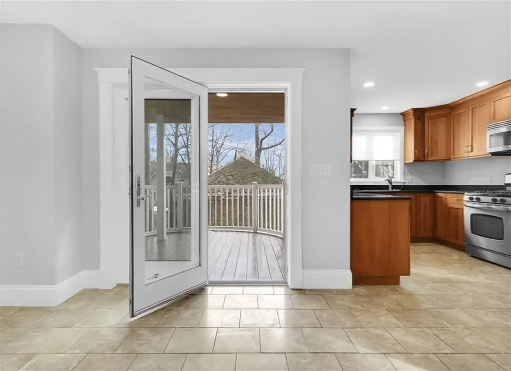 3 bed, 2 bath apartment for rent at 117 Sutherland Rd Unit 117, Brighton — photo 10 of 34
