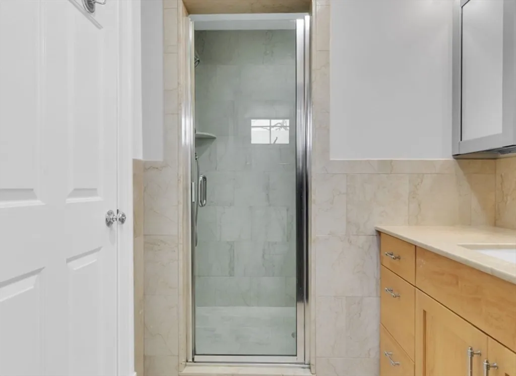 3 bed, 2 bath apartment for rent at 117 Sutherland Rd Unit 117, Brighton — photo 16 of 34