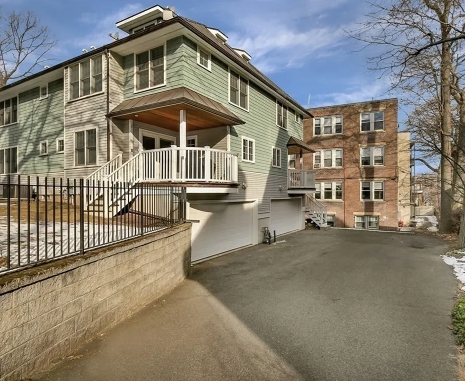 3 bed, 2 bath apartment for rent at 117 Sutherland Rd Unit 117, Brighton — photo 27 of 34