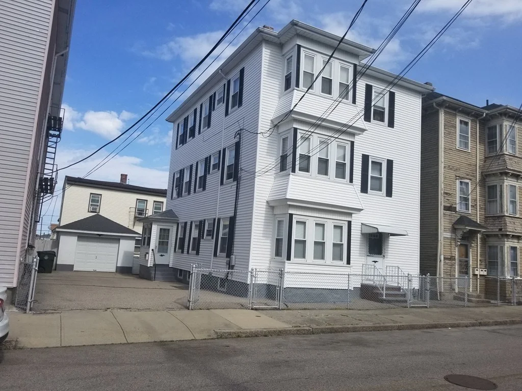3 bed, 1 bath apartment for rent at 117 Thomas St Unit 2, Fall River — photo 11 of 12