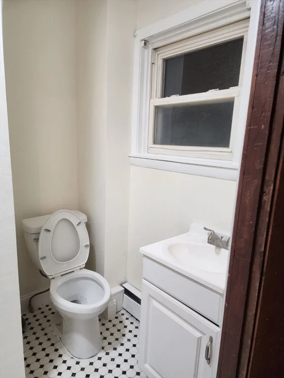 3 bed, 1 bath apartment for rent at 117 Thomas St Unit 2, Fall River — photo 10 of 12