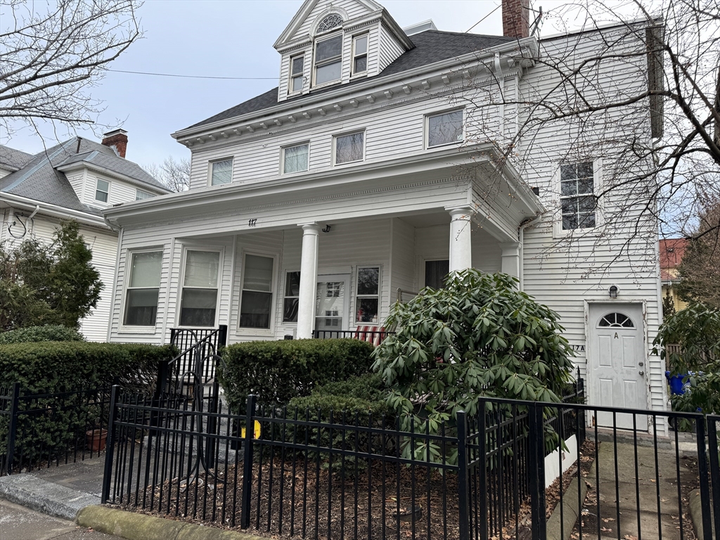 1 bed, 1 bath apartment for rent at 117 Thorndike St Unit A, Coolidge Corner — photo 1 of 7