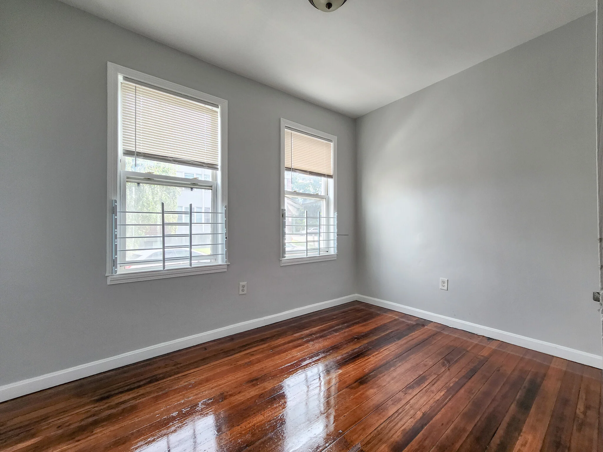 3 bed, 1 bath apartment for rent at 117 Townsend St Unit 1, Dorchester — photo 2 of 11