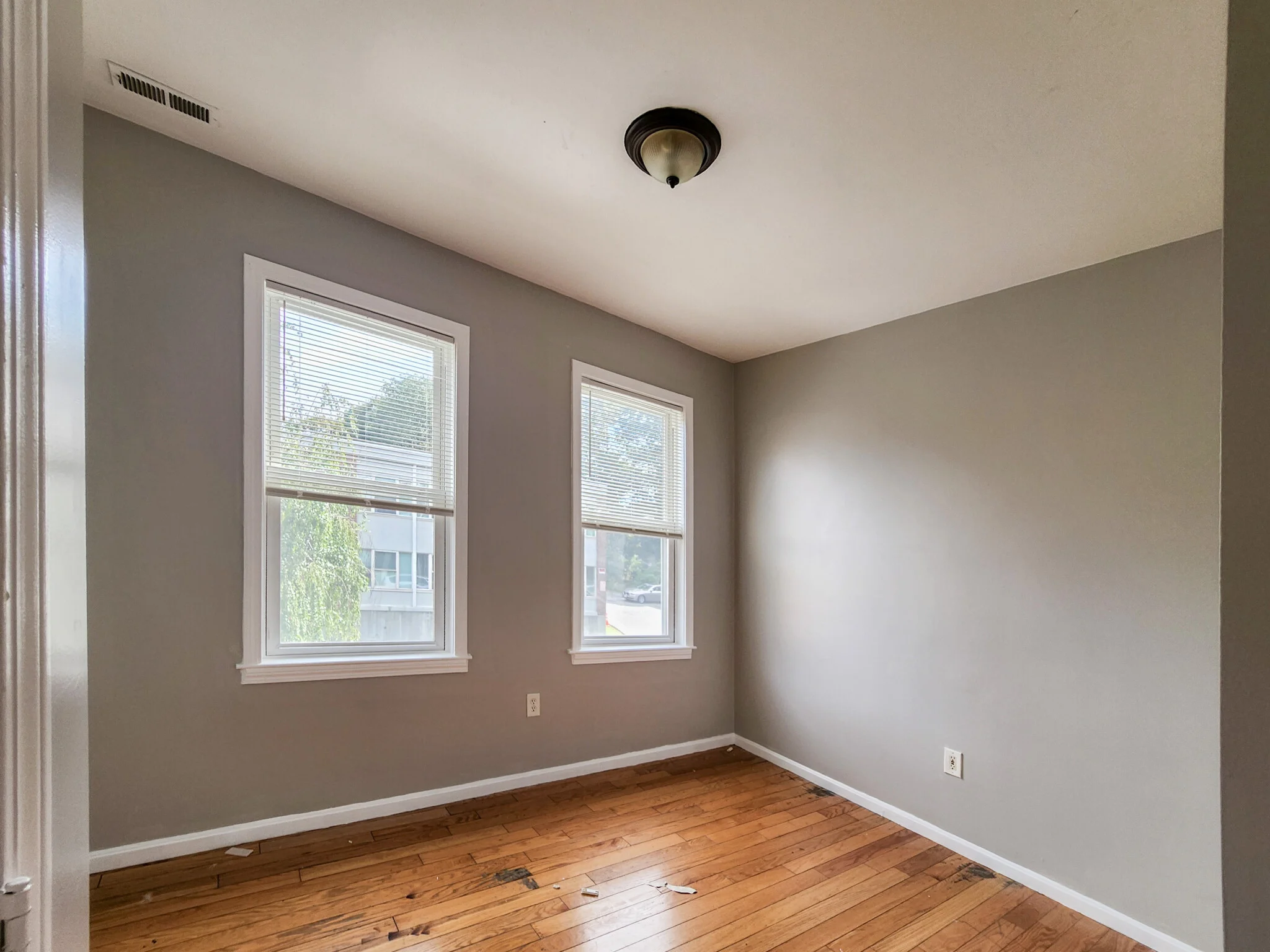 4 bed, 1 bath apartment for rent at 117 Townsend St Unit 2, Dorchester — photo 4 of 11
