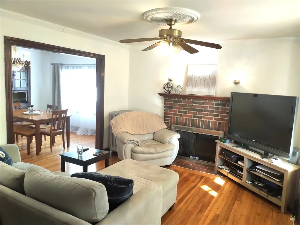 2 bed, 1 bath apartment for rent at 117 Willow St Unit 1, West Roxbury — photo 1 of 20