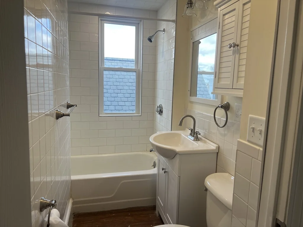 2 bed, 1 bath apartment for rent at 117 Winthrop Shore Dr Unit 6, Winthrop — photo 13 of 16