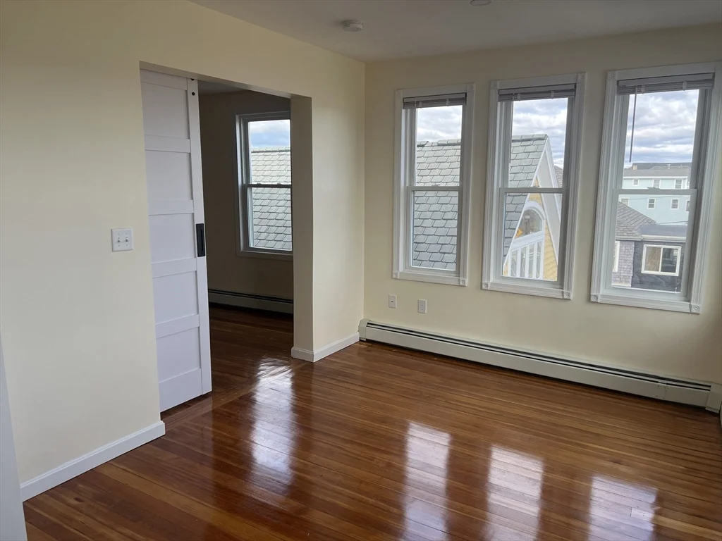 2 bed, 1 bath apartment for rent at 117 Winthrop Shore Dr Unit 6, Winthrop — photo 5 of 16