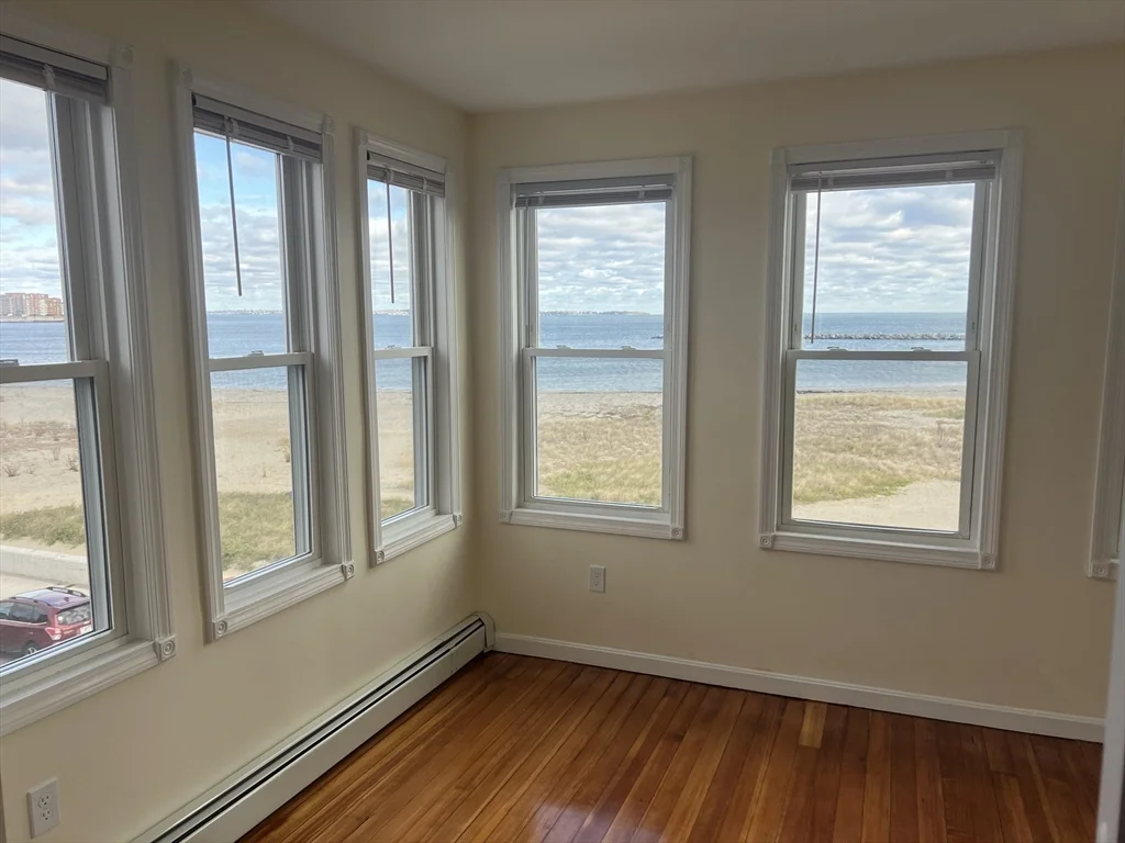 2 bed, 1 bath apartment for rent at 117 Winthrop Shore Dr Unit 6, Winthrop — photo 4 of 16