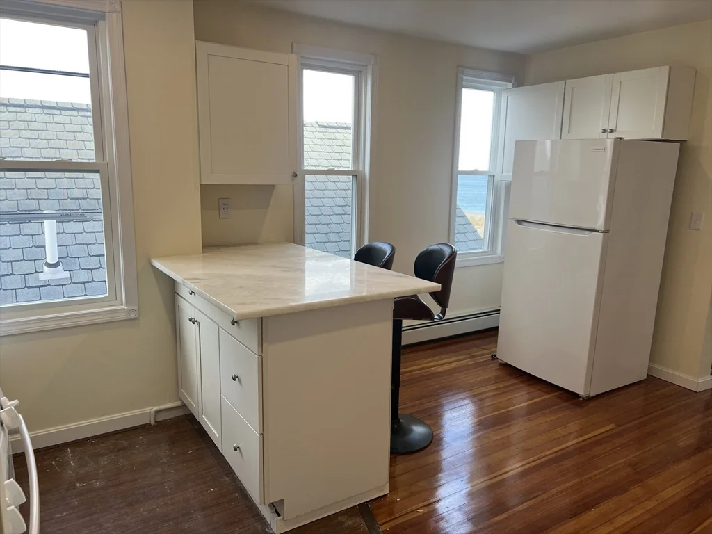2 bed, 1 bath apartment for rent at 117 Winthrop Shore Dr Unit 6, Winthrop — photo 10 of 16