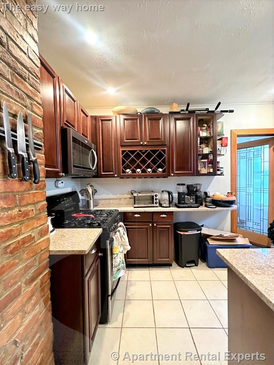 2 bed, 1 bath apartment for rent at 117 Yorktown St Unit 2, Davis Square — photo 2 of 20