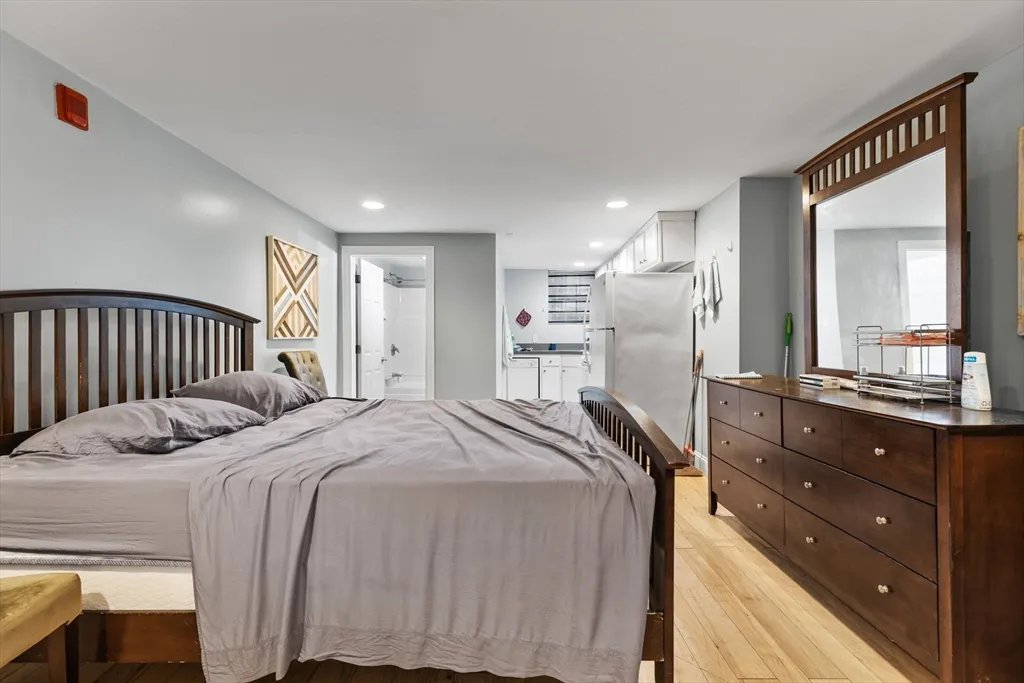 Studio bed, 1 bath apartment for rent at 1170 Massachusetts Ave Unit 2B, Riverside — photo 2 of 11