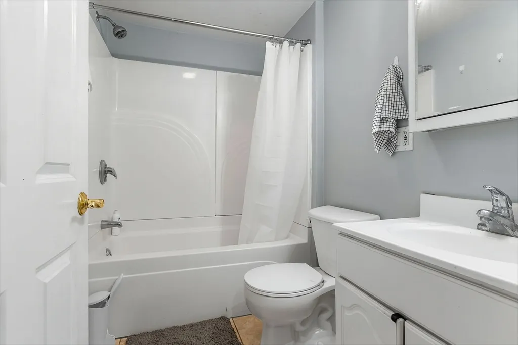 Studio bed, 1 bath apartment for rent at 1170 Massachusetts Ave Unit 2B, Riverside — photo 8 of 11