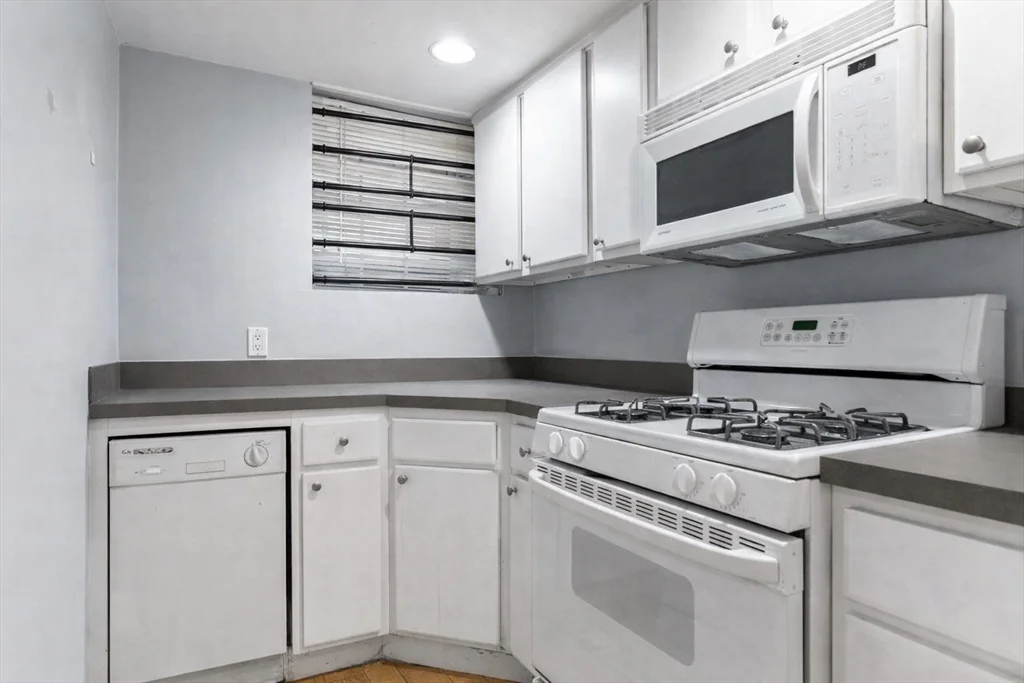 Studio bed, 1 bath apartment for rent at 1170 Massachusetts Ave Unit L2, Harvard Square — photo 4 of 10