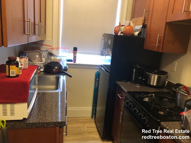 Studio bed, 1 bath apartment for rent at 1171 Boylston St Unit 24, Fenway — photo 1 of 2