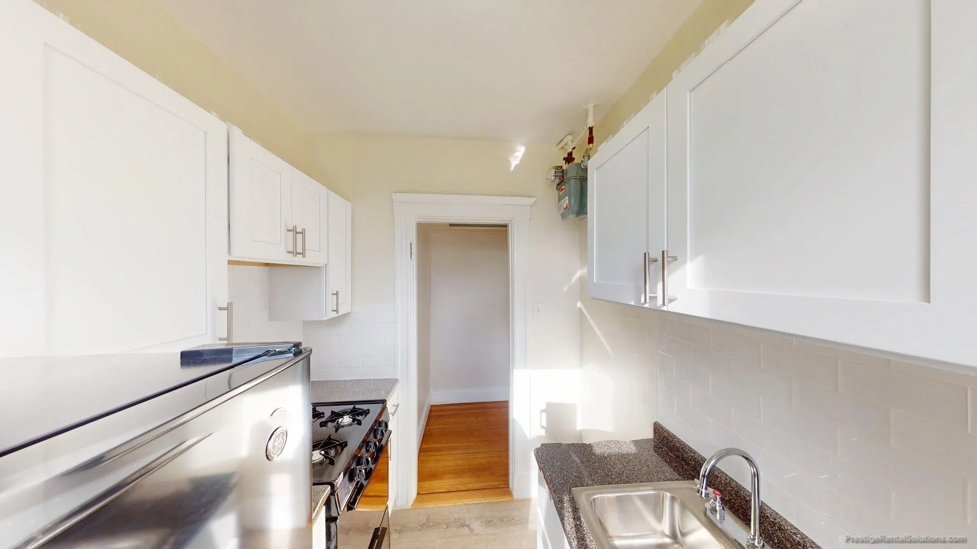 Studio bed, 1 bath apartment for rent at 1171 Boylston St Unit 28, Fenway — photo 4 of 9