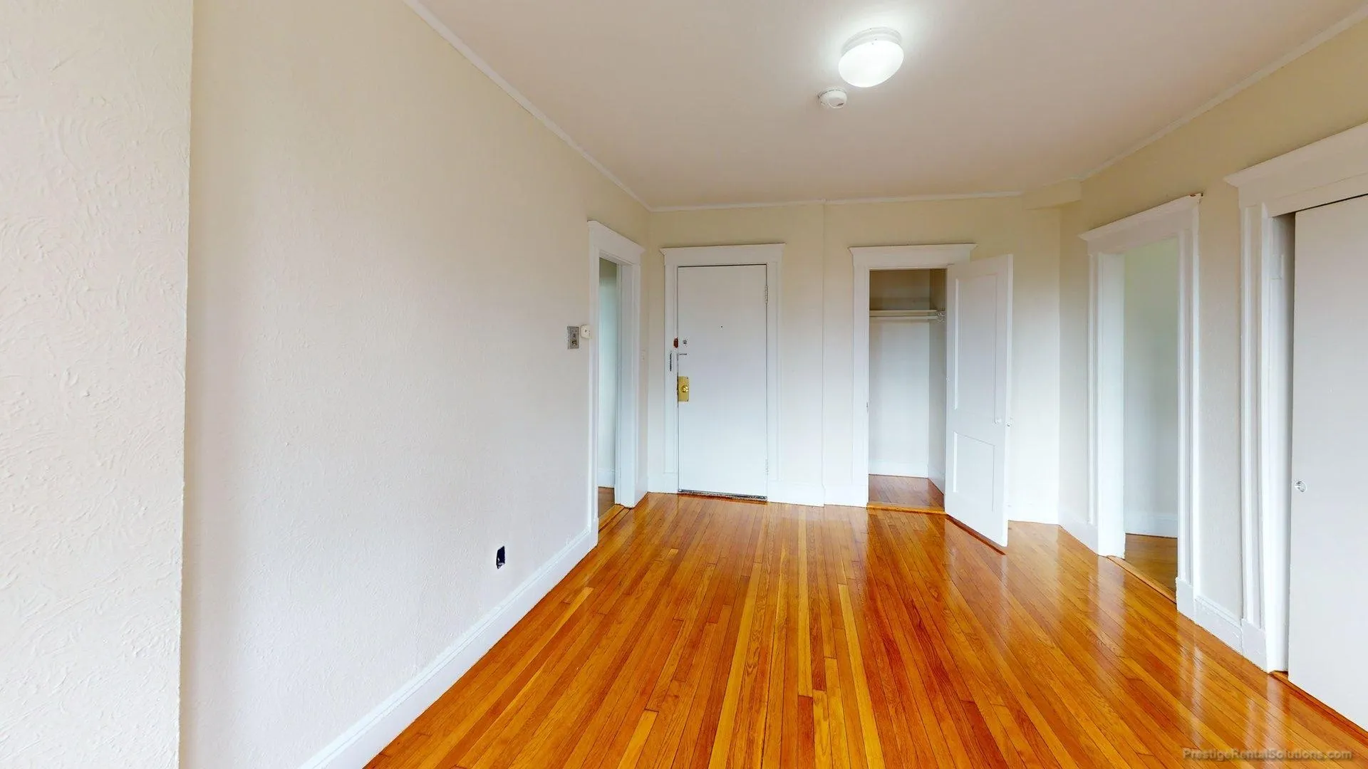 Studio bed, 1 bath apartment for rent at 1171 Boylston St Unit 28, Fenway — photo 3 of 9