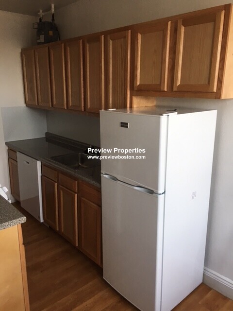 Studio bed, 1 bath apartment for rent at 1171 Boylston St Unit 36P, Fenway — photo 2 of 5