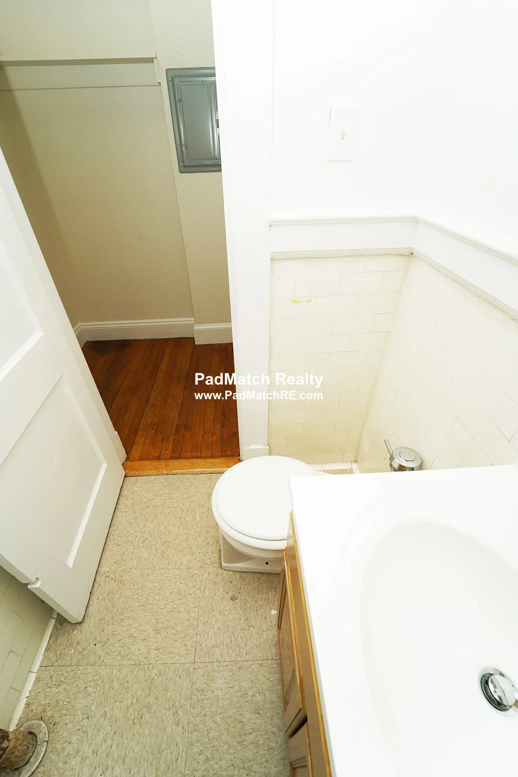 Studio bed, 1 bath apartment for rent at 1171 Boylston St Unit 40, Fenway — photo 4 of 14