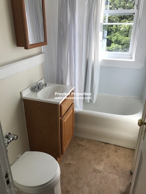 1 bed, 1 bath apartment for rent at 1171 Boylston St Unit 8P, Fenway — photo 8 of 8