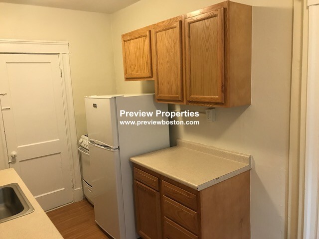 1 bed, 1 bath apartment for rent at 1171 Boylston St Unit 8P, Fenway — photo 3 of 8