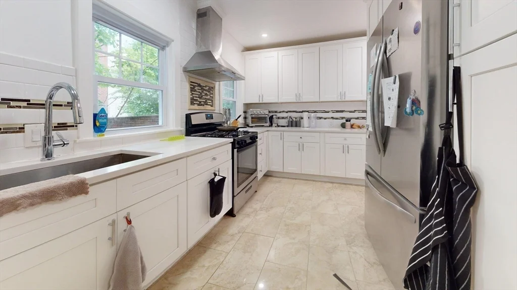3 bed, 3 bath apartment for rent at 1173 Boylston Unit 0, Waban — photo 2 of 13