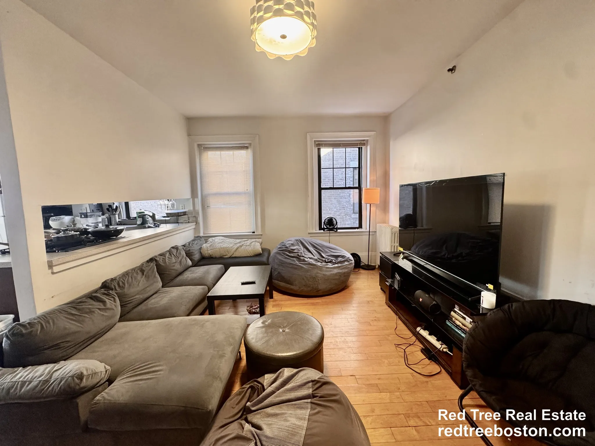 4 bed, 1 bath apartment for rent at 1173 Commonwealth Ave Unit 2, Brighton — photo 2 of 16