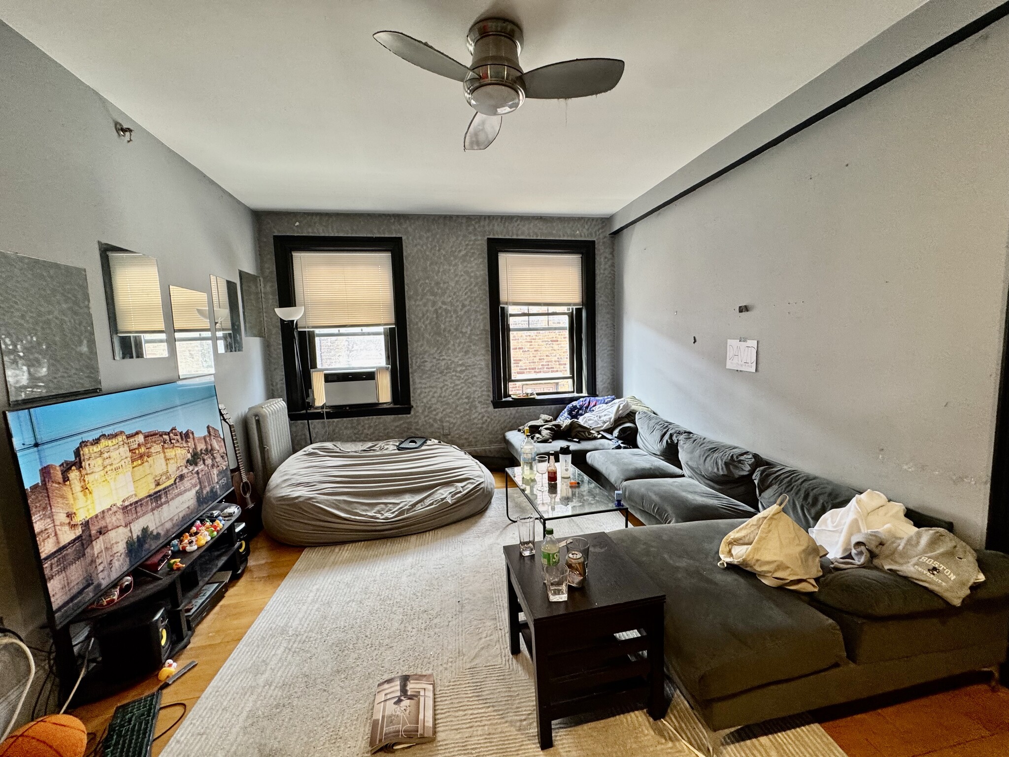 4 bed, 1 bath apartment for rent at 1173 Commonwealth Ave Unit 6, Brighton — photo 6 of 10