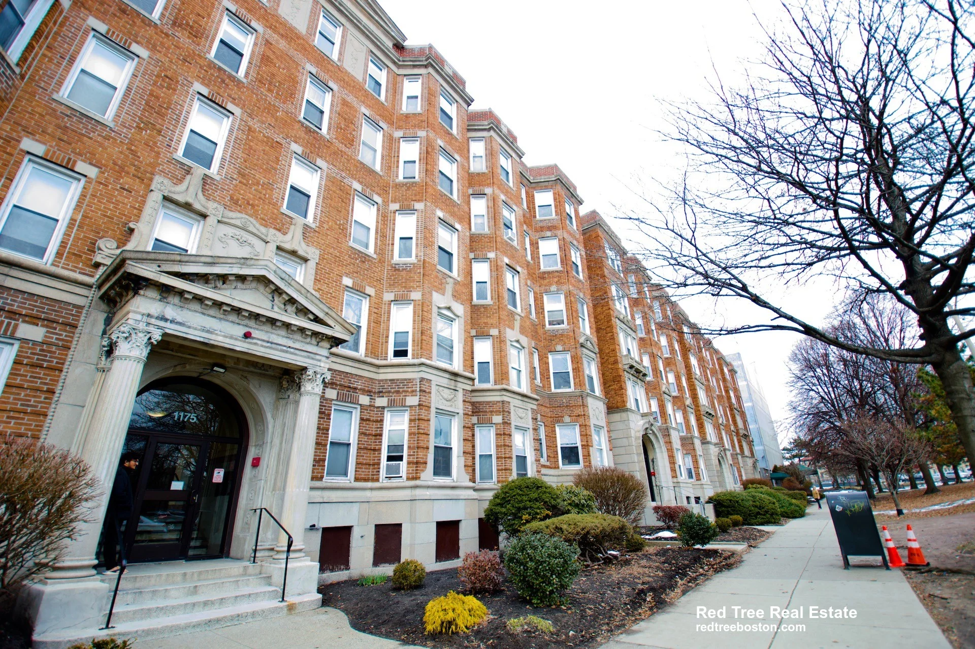 1 bed, 1 bath apartment for rent at 1175 Boylston St Unit 10, Fenway — photo 1 of 5