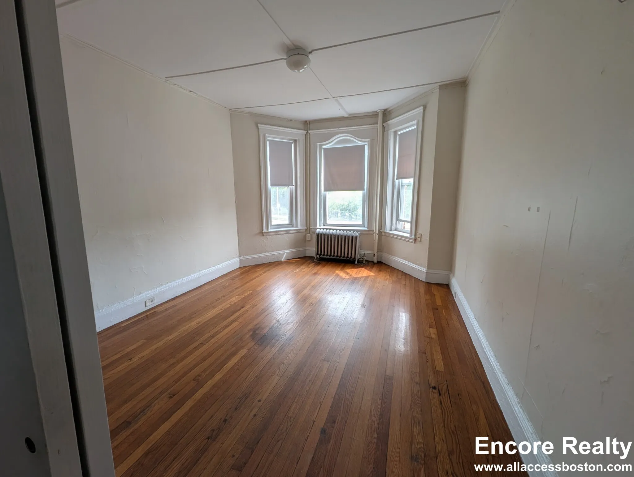 1 bed, 1 bath apartment for rent at 1175 Boylston St Unit 1175-18, Fenway — photo 1 of 19