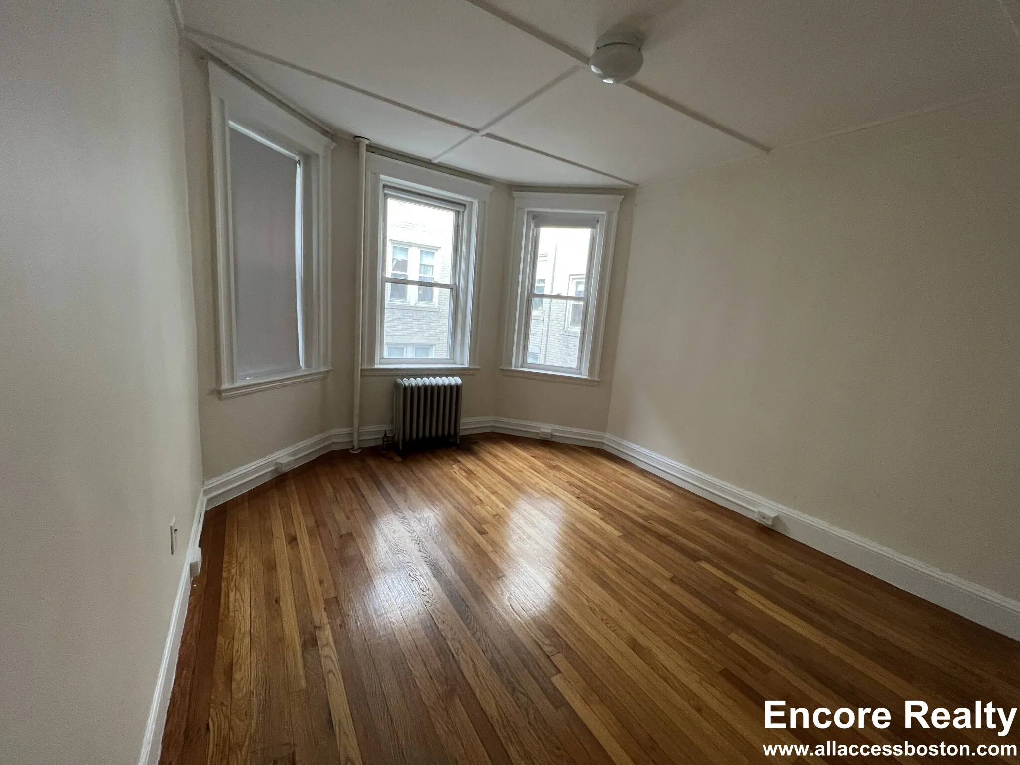 Studio bed, 1 bath apartment for rent at 1175 Boylston St Unit 1175-27, Fenway — photo 2 of 22