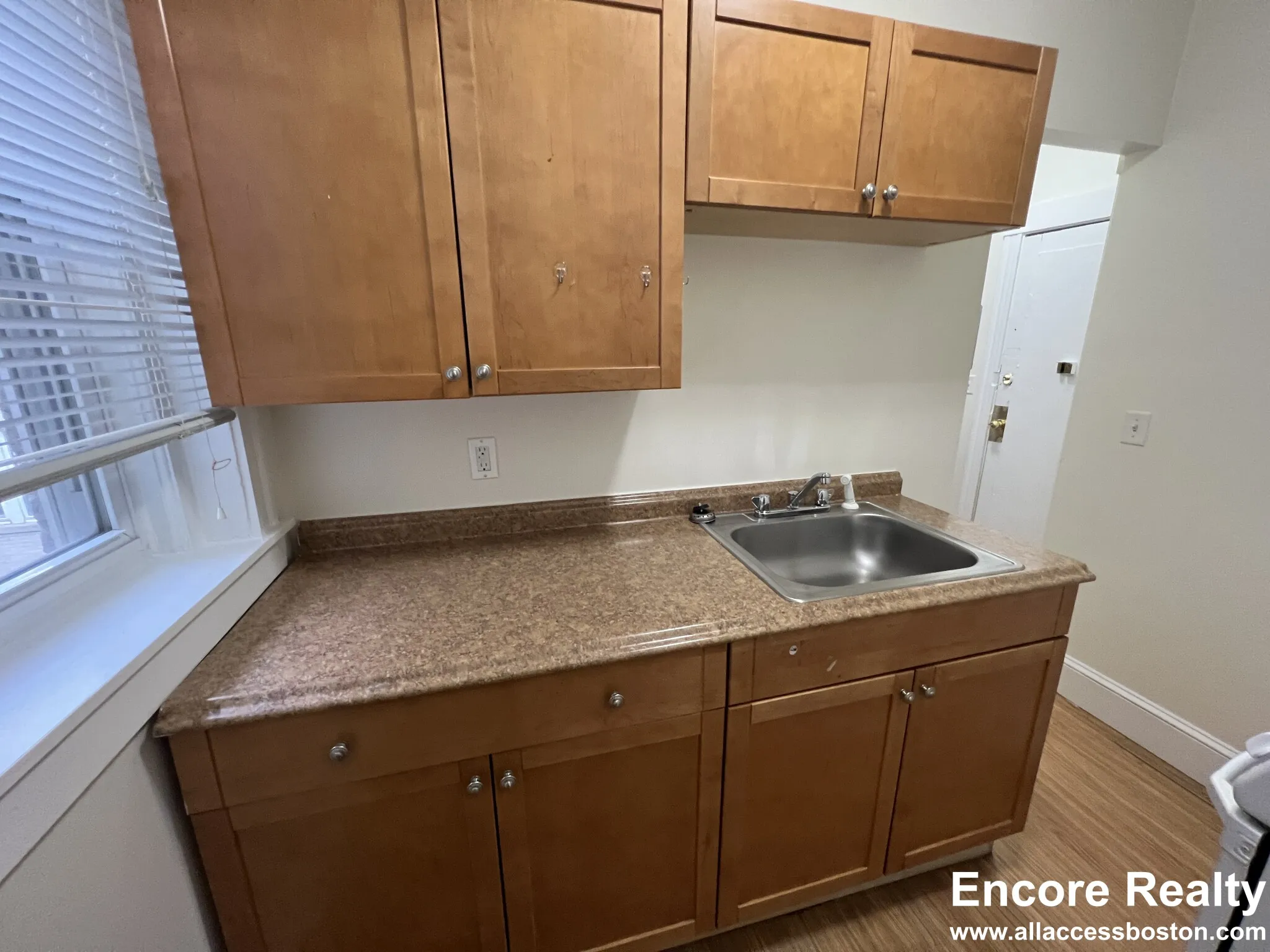 Studio bed, 1 bath apartment for rent at 1175 Boylston St Unit 1175-27, Fenway — photo 4 of 22