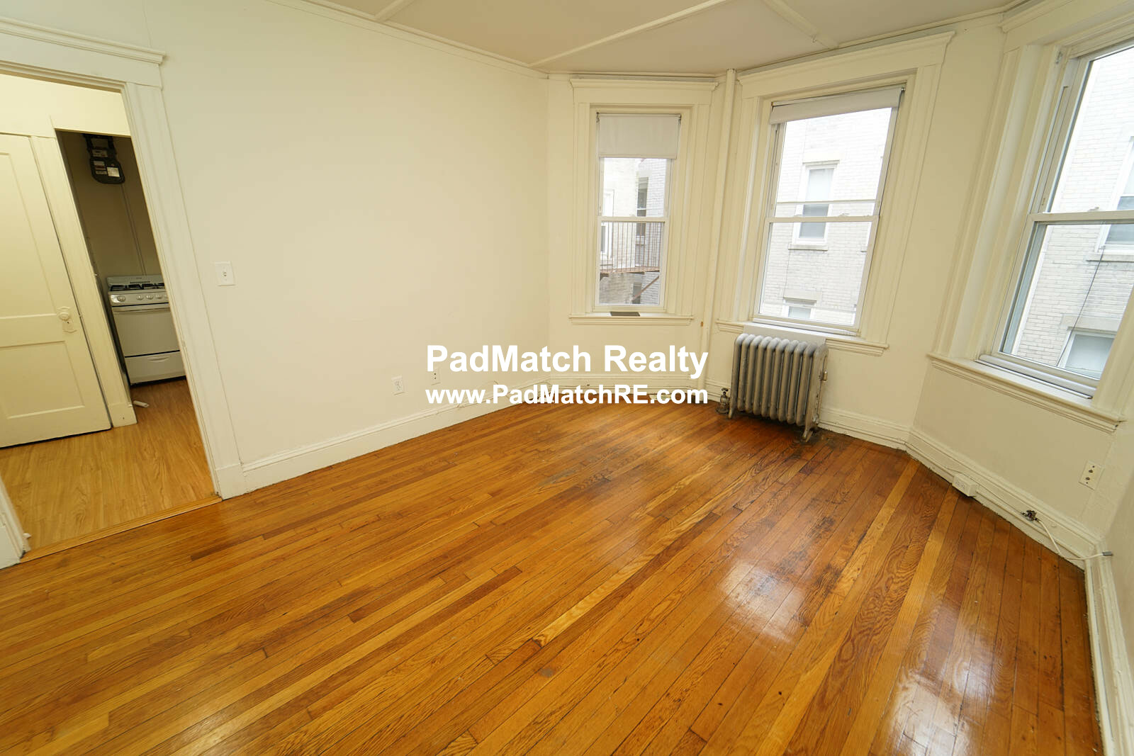 Studio bed, 1 bath apartment for rent at 1175 Boylston St Unit 17, Fenway — photo 3 of 12