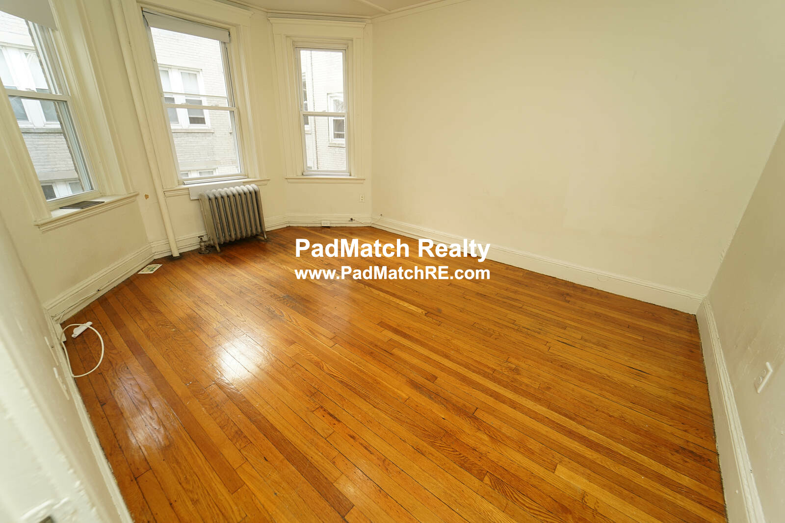 Studio bed, 1 bath apartment for rent at 1175 Boylston St Unit 17, Fenway — photo 1 of 12