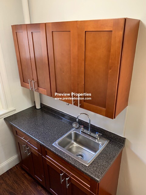 1 bed, 1 bath apartment for rent at 1175 Boylston St Unit 21P, Fenway — photo 2 of 7