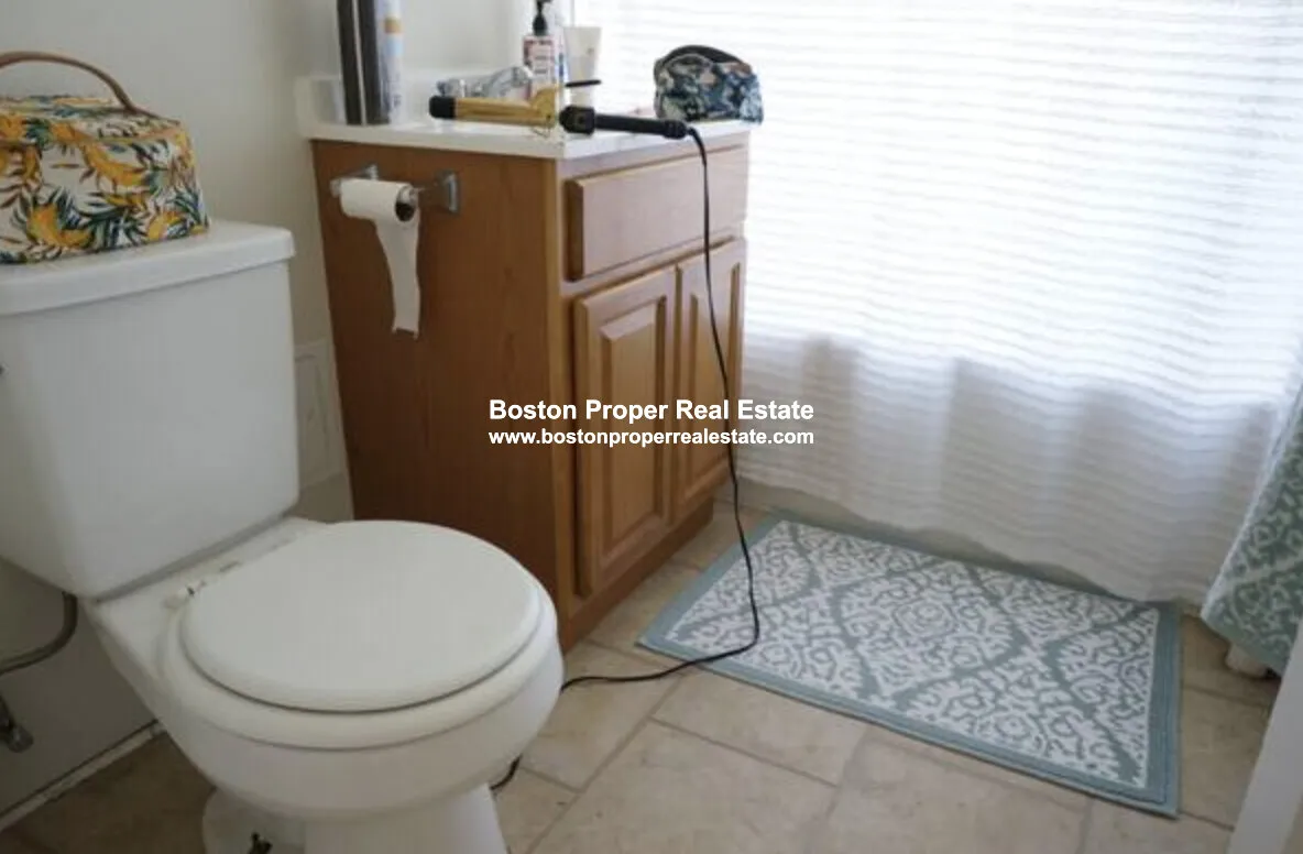 Studio bed, 1 bath apartment for rent at 1175 Boylston St Unit 25a, Fenway — photo 8 of 9