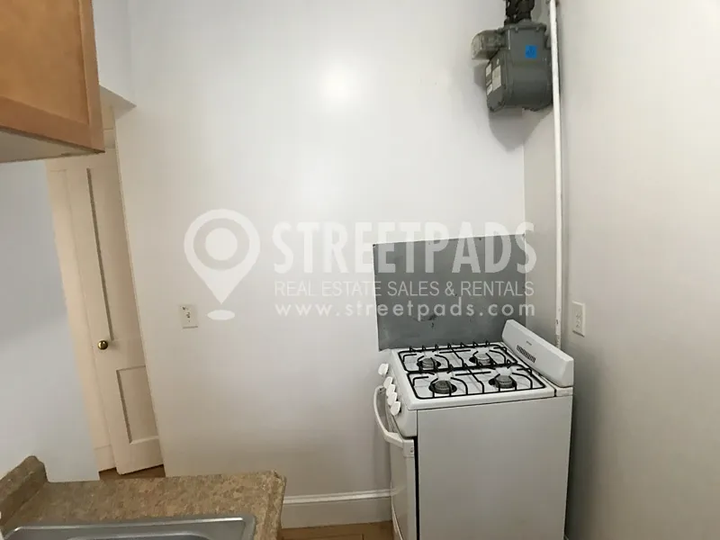 Studio bed, 1 bath apartment for rent at 1175 Boylston St Unit 27, Fenway — photo 7 of 31
