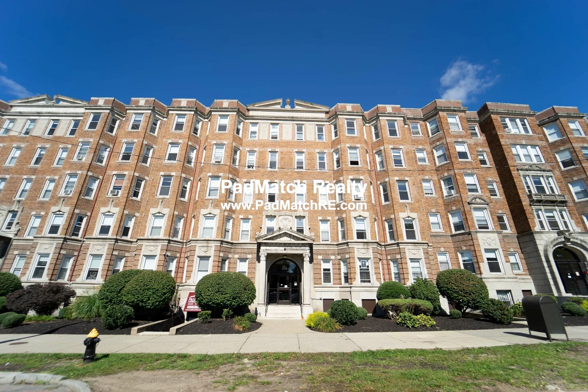 1 split bed, 1 bath apartment for rent at 1175 Boylston St Unit 28, Fenway — photo 9 of 18