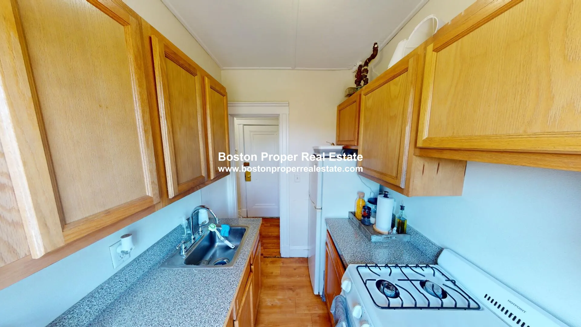 Studio bed, 1 bath apartment for rent at 1175 Boylston St Unit 30, Fenway — photo 2 of 8