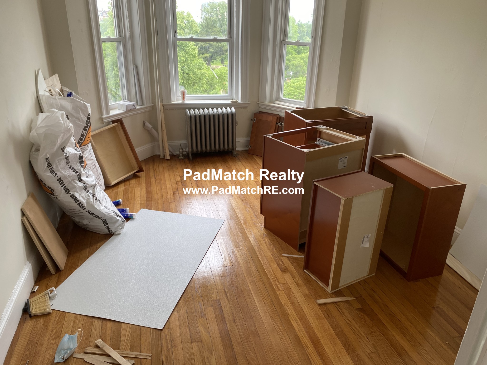 1 split bed, 1 bath apartment for rent at 1175 Boylston St Unit 31, Fenway — photo 3 of 23