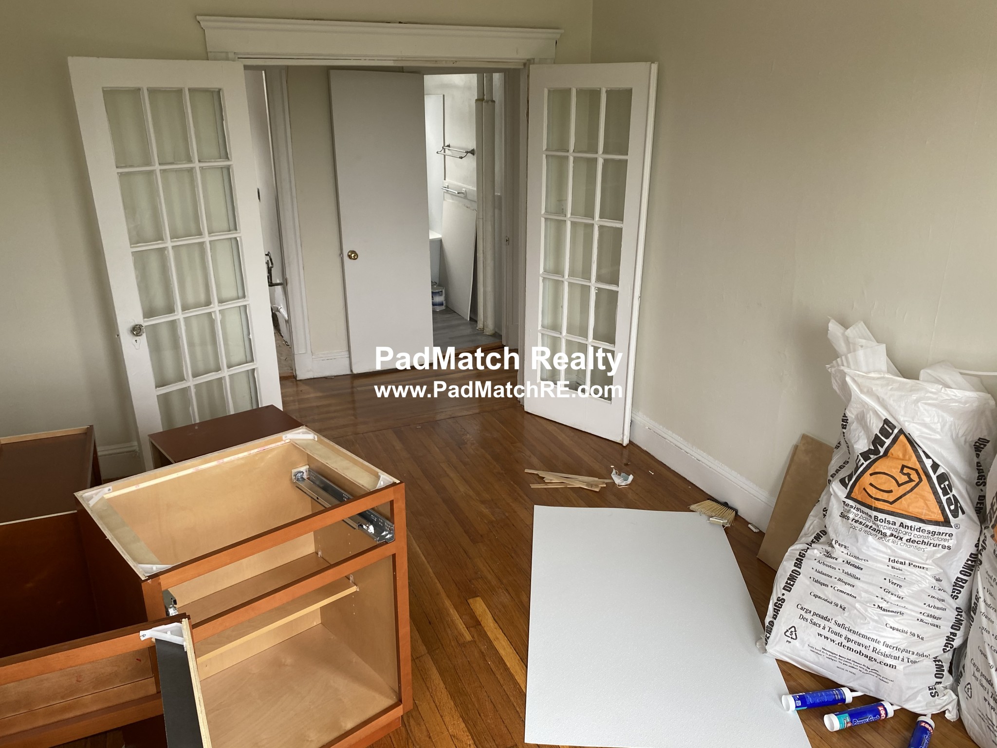 1 split bed, 1 bath apartment for rent at 1175 Boylston St Unit 31, Fenway — photo 4 of 23