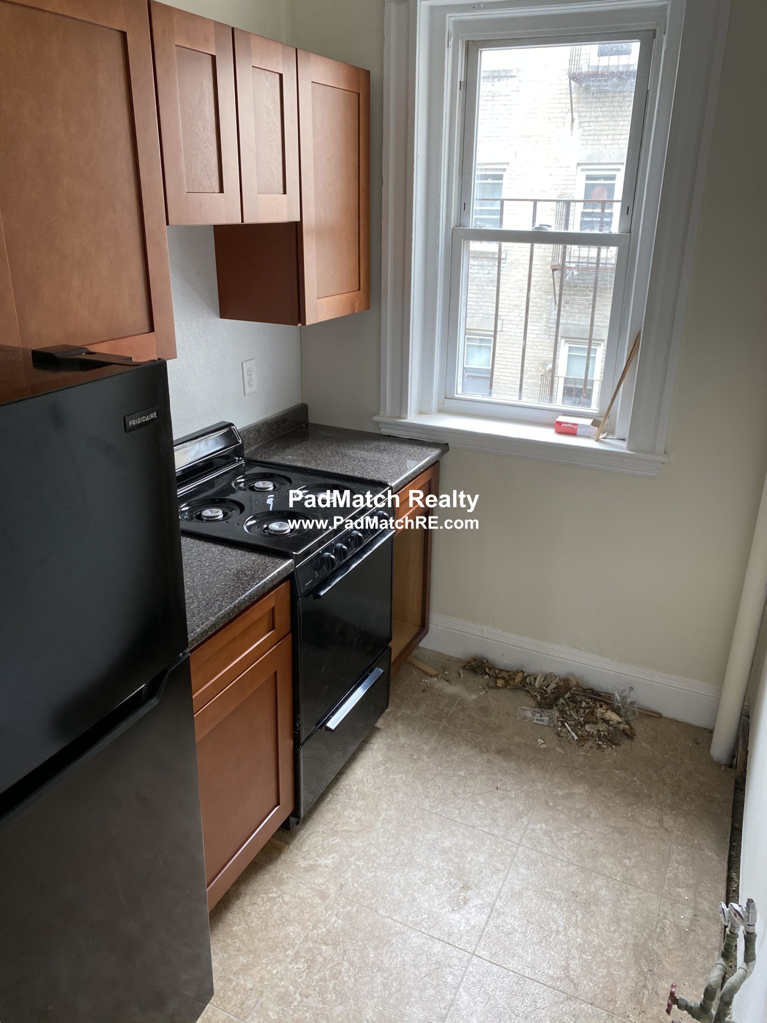1 split bed, 1 bath apartment for rent at 1175 Boylston St Unit 31, Fenway — photo 2 of 23