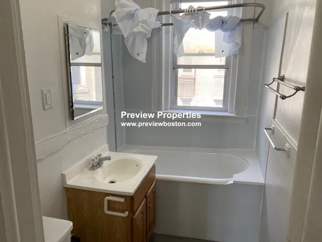 1 bed, 1 bath apartment for rent at 1175 Boylston St Unit 31P, Fenway — photo 3 of 11