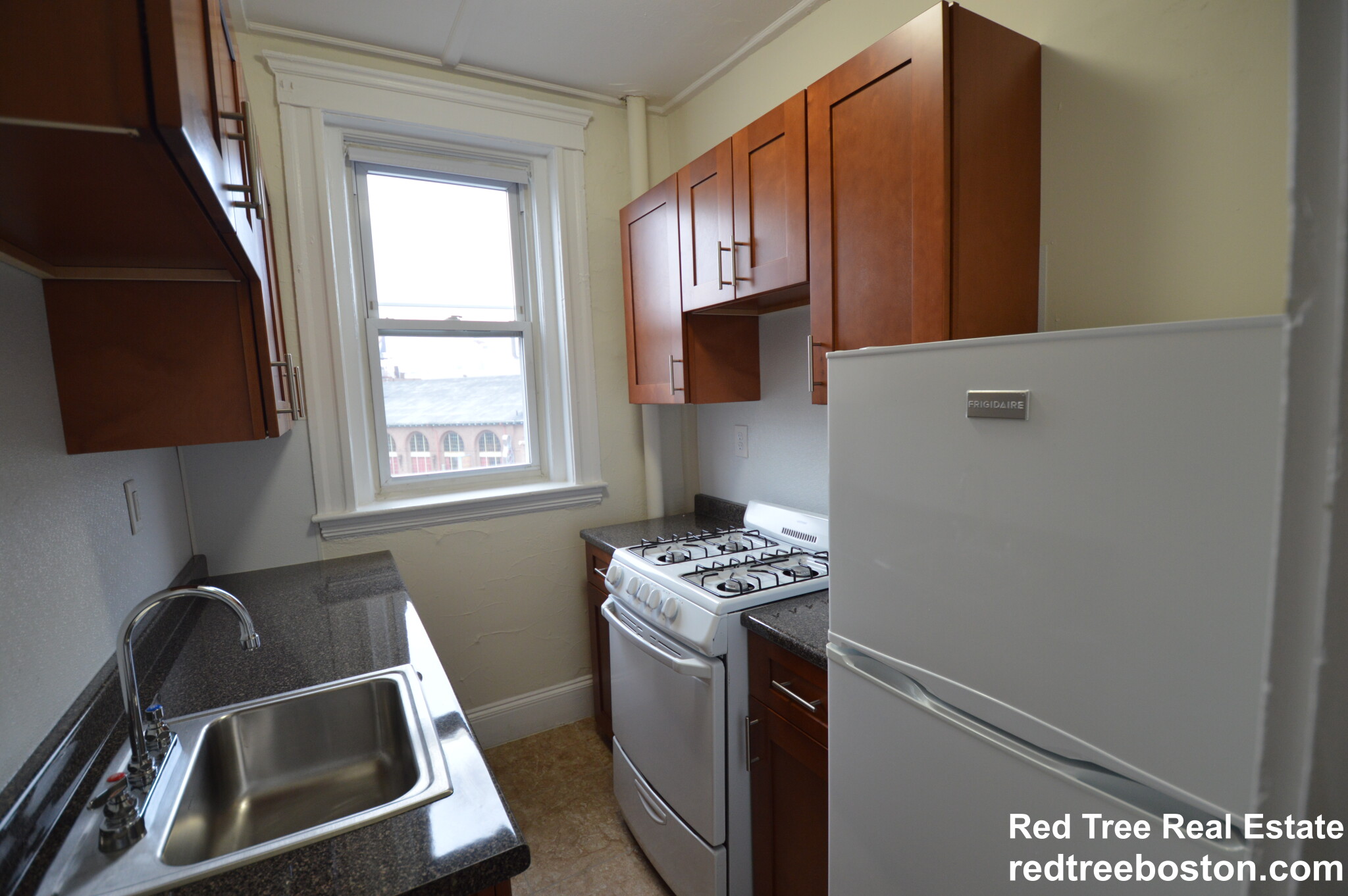 Studio bed, 1 bath apartment for rent at 1175 Boylston St Unit 34, Fenway — photo 4 of 10